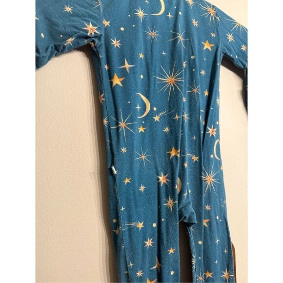 Posh Peanut Baby Blue Star Moon Zippered Bamboo One Piece Footie 18-24 Months - Picture 7 of 7